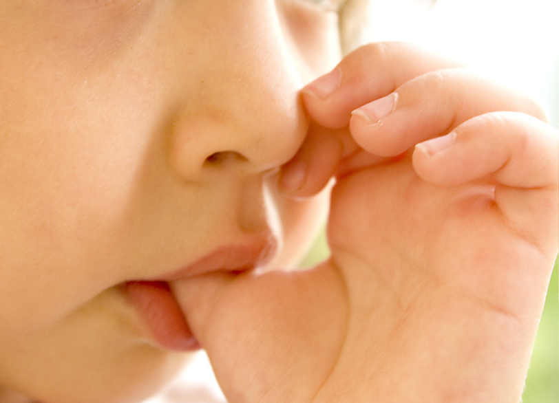 指しゃぶりなどの癖を改善｜うめおか歯科